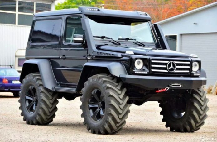 d38827786b710038b3eef005f2f9bea5.jpg A Gelendvagen with tractor wheels is for sale in Nalchik.