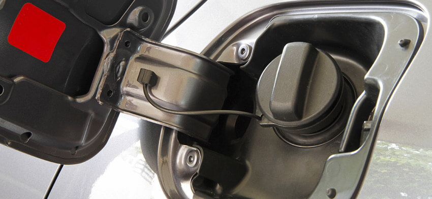 Езда с низким уровнем топлива в баке Езда с низким уровнем топлива в баке