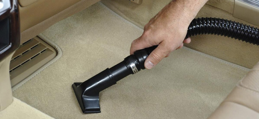 Тщательно пропылесосьте и вычистите салон