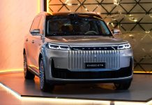 В России появится новый семейный кроссовер с 30-дюймовым 6К-экраном в салоне В России появится новый семейный кроссовер с 30-дюймовым 6К-экраном в салоне