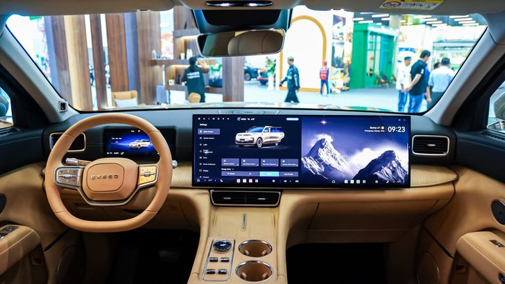 Интерьер Exeed ET8