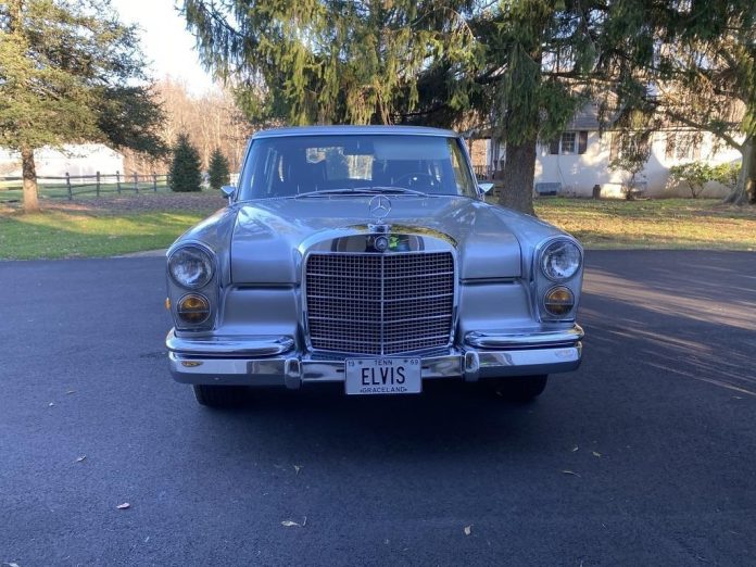 В США на продажу выставили машину Элвиса Пресли