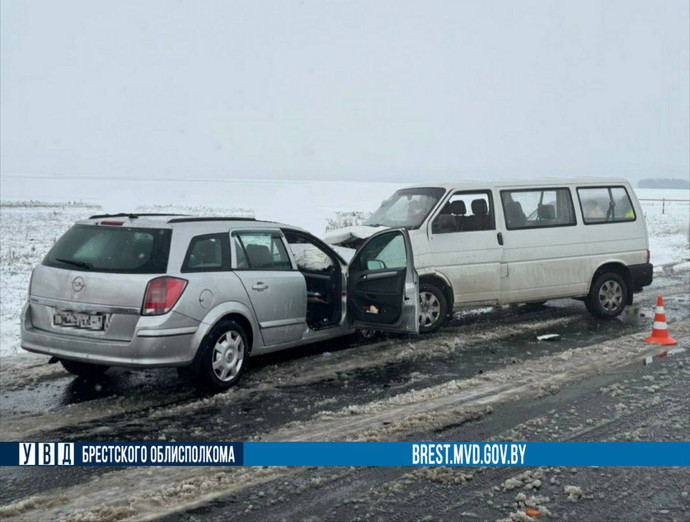 3fba510a9ee29a09d38698d1de4d5585.jpg A minibus passenger died in a crash in the Ivanovo district – Auto Online