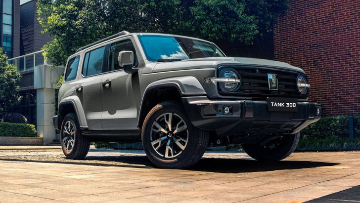 В России обновился самый доступный внедорожник Tank: объявлены цены и комплектации