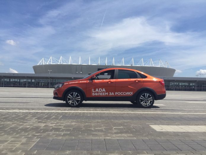 Lada Vesta Cross Sedan: Red Up!
