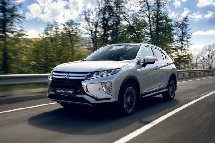 884076e32a85fde4d5ab4fe1dc1af0d4.jpg Mitsubishi Eclipse Cross: a fitness babe!