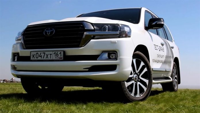 Toyota Land Cruiser 200 Excalibur: Make Way for the King