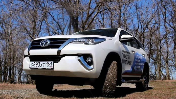 96cba9244d7f9076720df00586971bd0.jpg Toyota Fortuner: Kneading Mud on the Tractor Racing Track