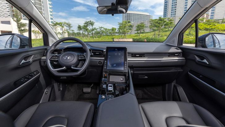 Интерьер Hyundai Custin