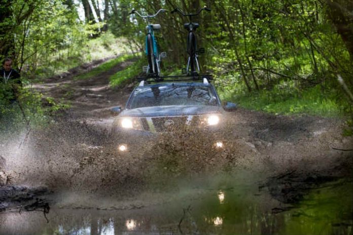 Nissan Terrano: We’re driving, we’re driving to the neighboring village