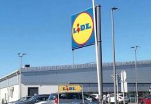 Parking a Bugatti here has a completely different meaning. Parking a Bugatti here has a completely different meaning.