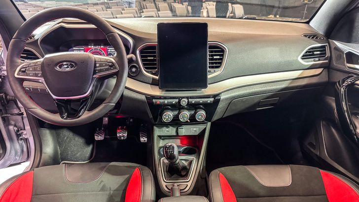 Интерьер LADA Vesta Sport SW