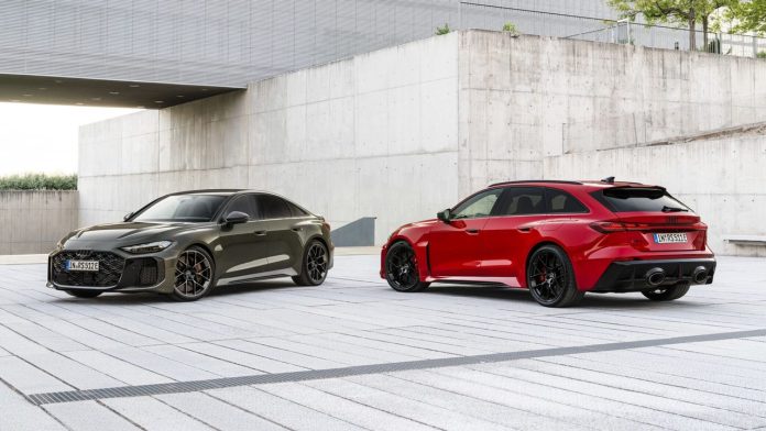 The new Audi RS5 is unveiled: the first high-performance plug-in hybrid from Audi Sport.