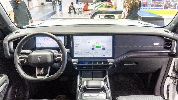 Интерьер Deepal G318