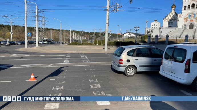 62715f3f2087fb588c9667d6989a083b.jpg A schoolgirl riding a bicycle was hit by a car while crossing a street in Minsk – Auto Online