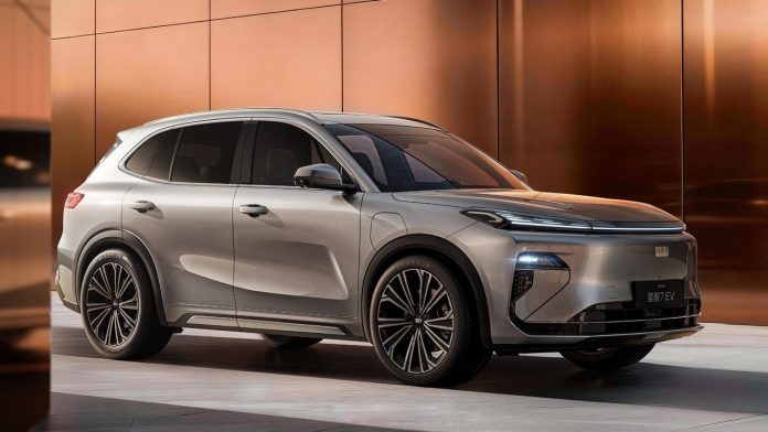 China Premiere: How the Electric Geely Galaxy Starship 7 Differs from the Hybrid