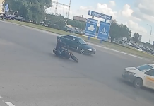 A biker died after a crash with a car. The moment of the accident was captured on video – Auto Online A biker died after a crash with a car. The moment of the accident was captured on video – Auto Online