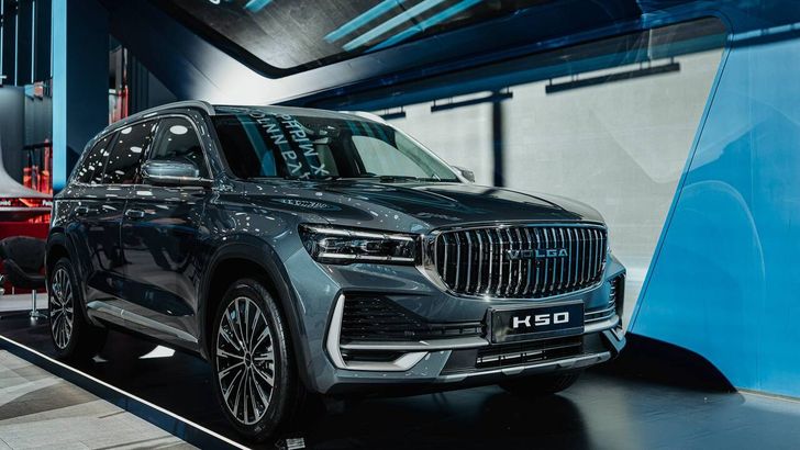 Представлена главная модель Volga, которую начнут продавать в июне. Она стоит дешевле Geely