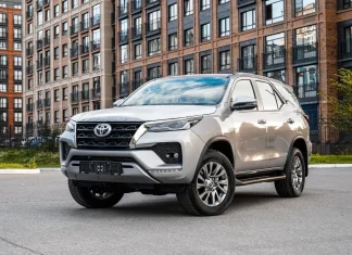 Toyota Fortuner снова продают в России: сколько стоит легендарный внедорожник в 2026 году Toyota Fortuner снова продают в России: сколько стоит легендарный внедорожник в 2026 году