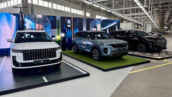 Возвращение «Волги» и продукт «Яндекса»: сколько новых автомобилей Volga, UMO и «Атом» уже купили россияне