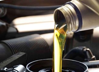Automotive expert Sokuev explains how to save on oil without damaging your engine. Automotive expert Sokuev explains how to save on oil without damaging your engine.