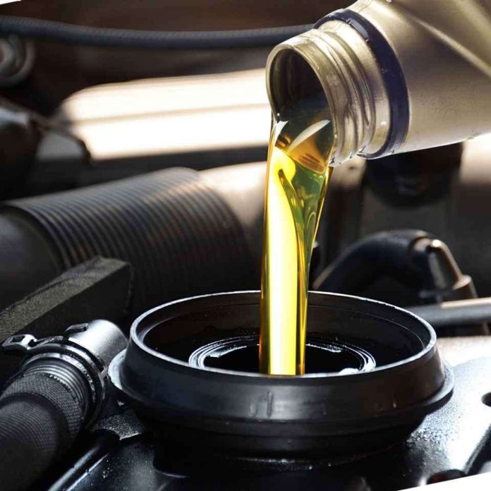 Automotive expert Sokuev explains how to save on oil without damaging your engine.