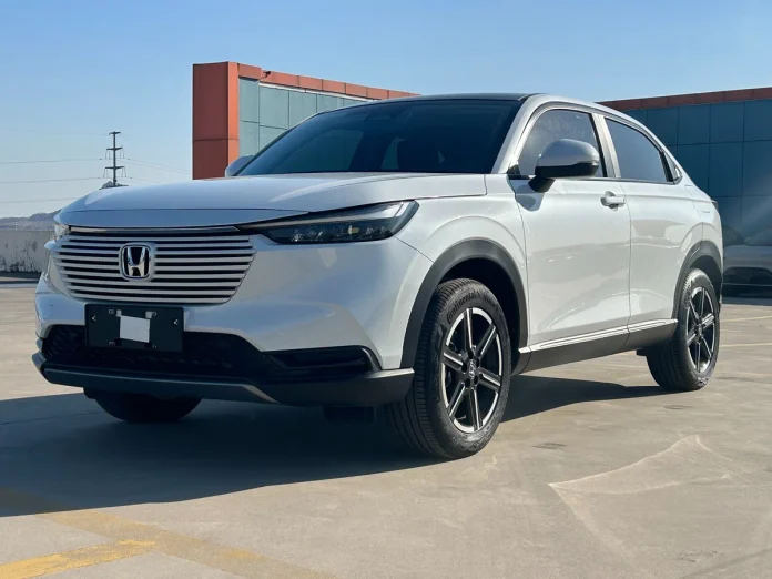 Honda Vezel from Japan: Is this crossover worth buying in Europe? Pros, cons, and owner reviews.