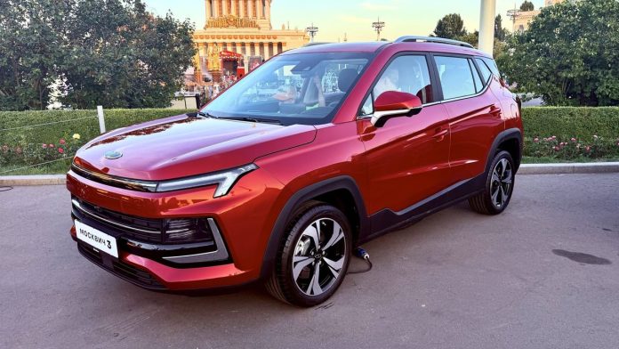 Restyling and a custom turbo engine: how the popular budget crossover Moskvich 3 will be updated