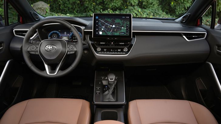 Интерьер Toyota Corolla Cross